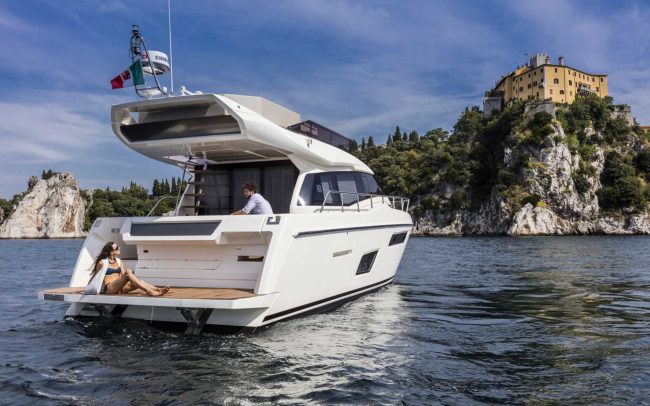 Ferretti Yachts 450 cruising