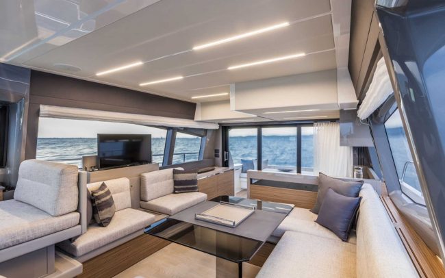 Ferretti Yachts 450 main deck