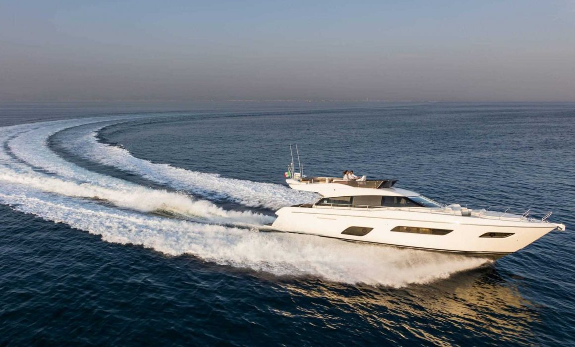Ferretti Yachts 550 cruising