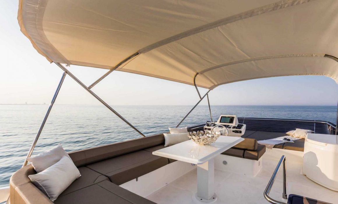 Ferretti Yachts 550 flybridge