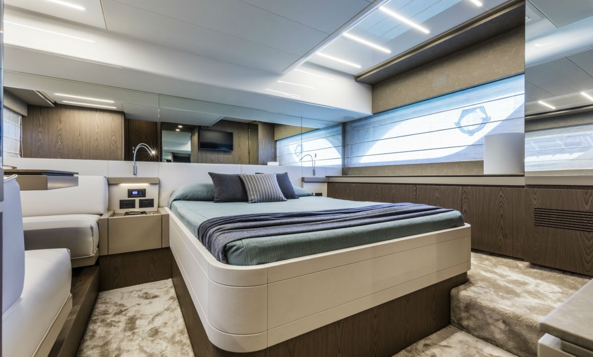 Ferretti Yachts 550 lower deck