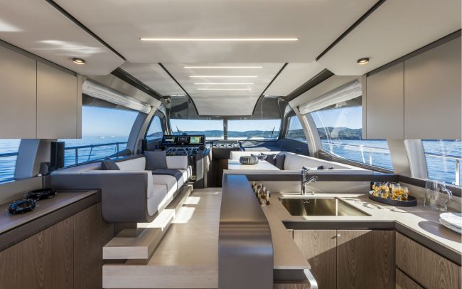 Ferretti Yachts 550 main deck