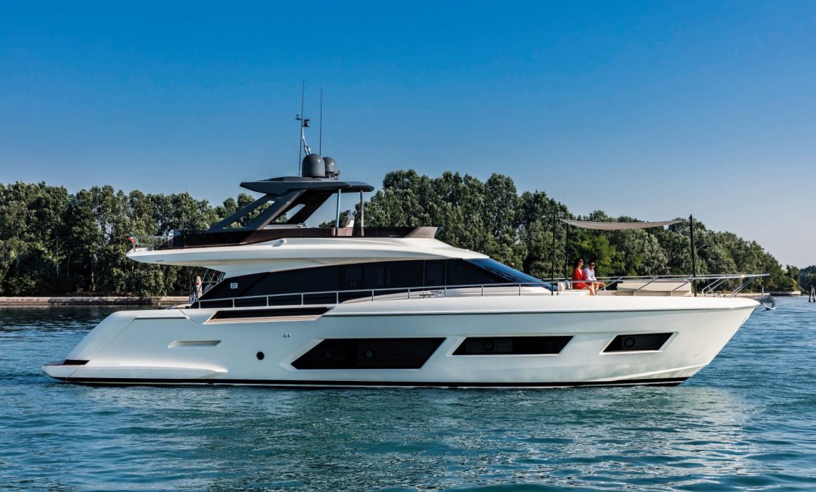 Ferretti Yachts 670 cruising
