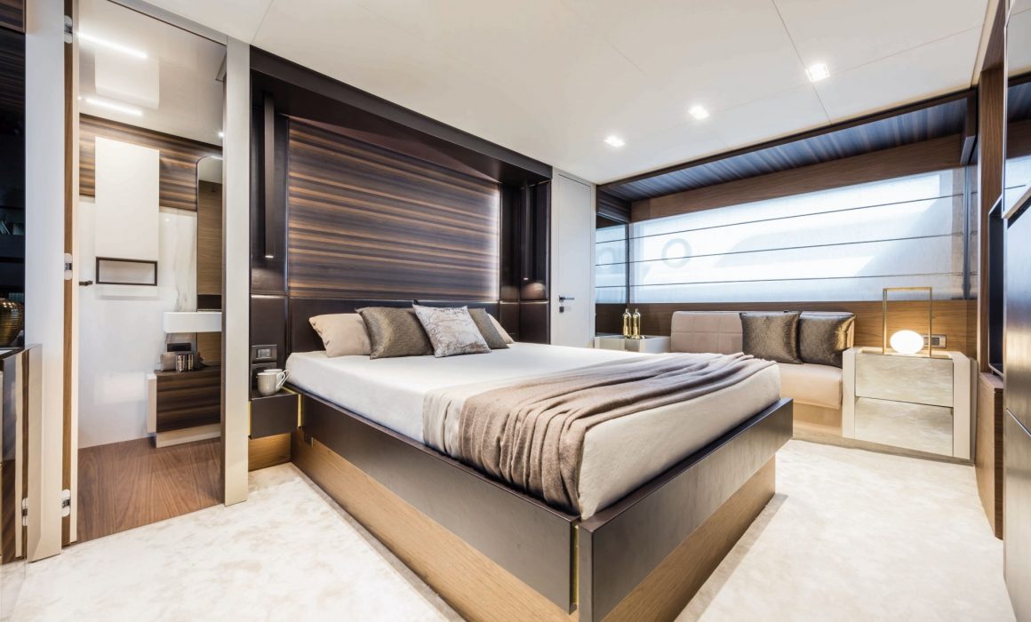 Ferretti Yachts 670 lower deck
