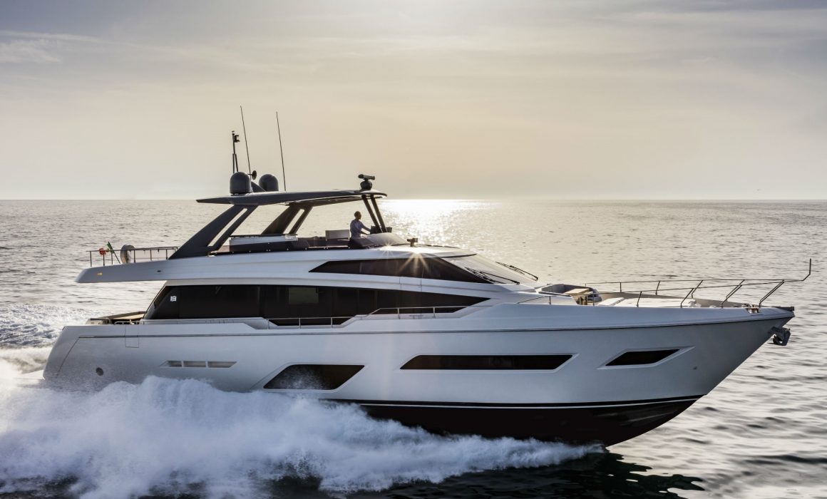 Ferretti Yachts 780 cruising