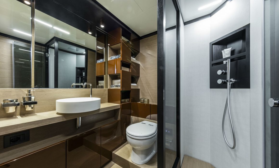 Ferretti Yachts 780 lower deck