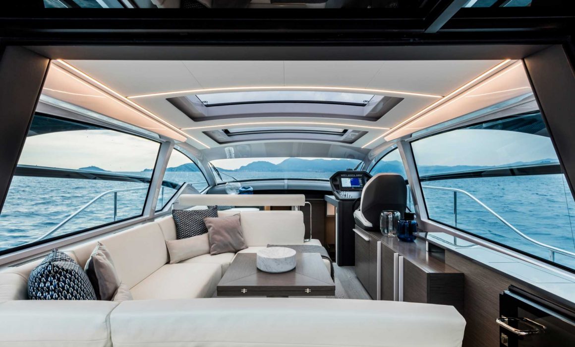 Pershing 5x main deck