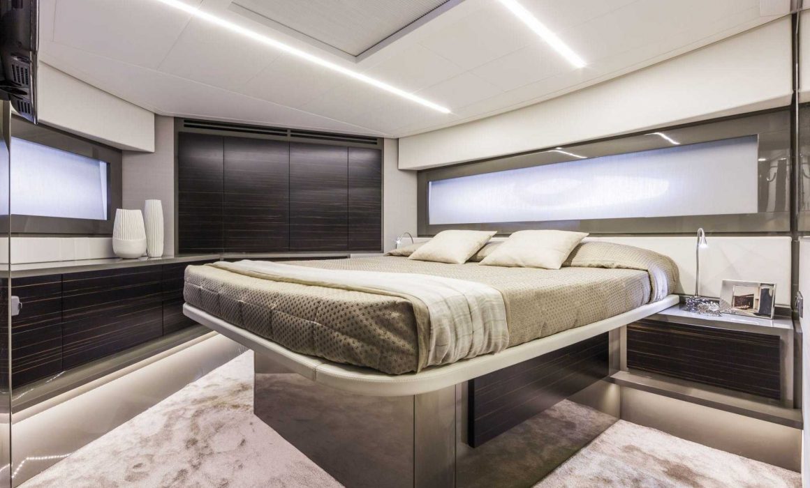 Pershing 62 lower deck