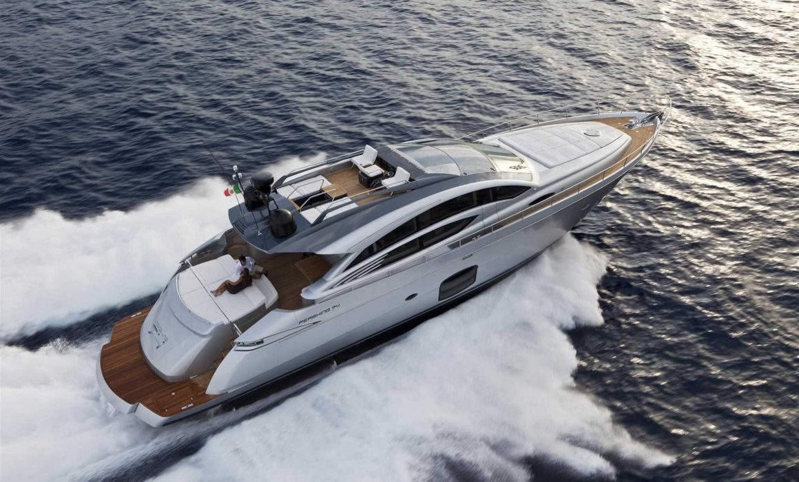Pershing 74 cruising