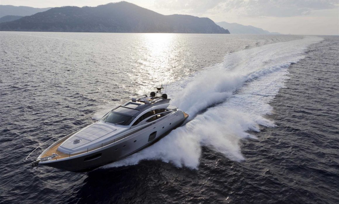 Pershing 74 cruising
