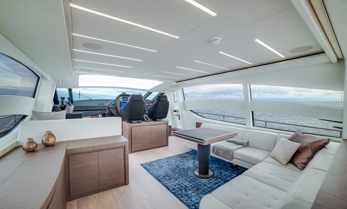 Pershing 74 main deck