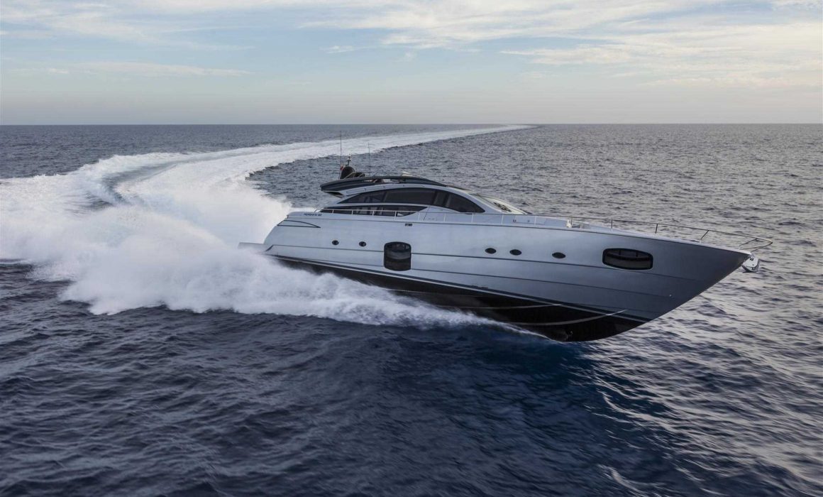 Pershing 82 cruising