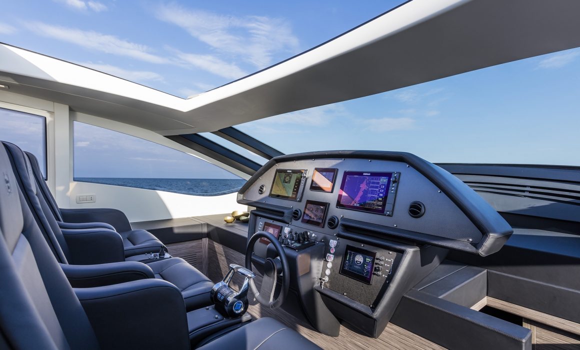 Pershing 82 main deck