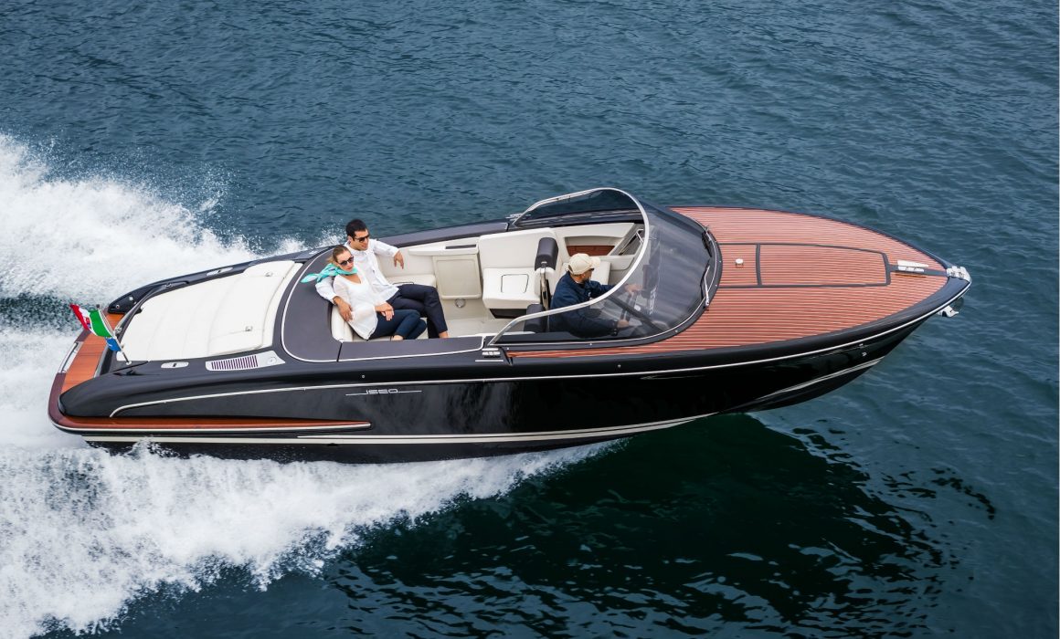 Riva Iseo cruising