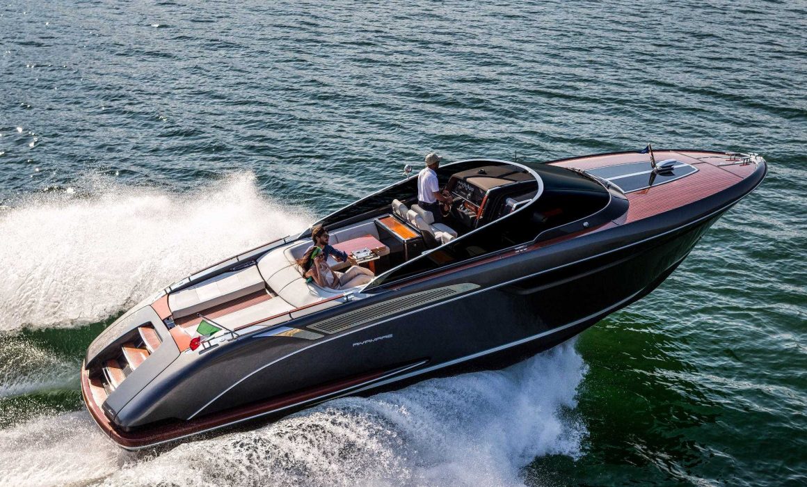 Riva Rivamare cruising