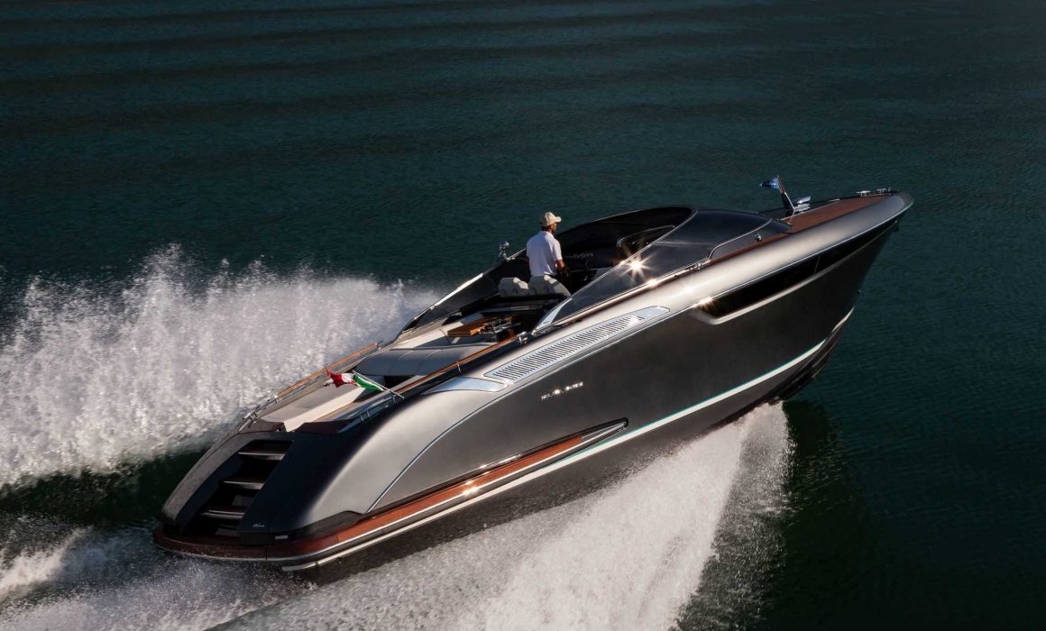 Riva Rivamare cruising