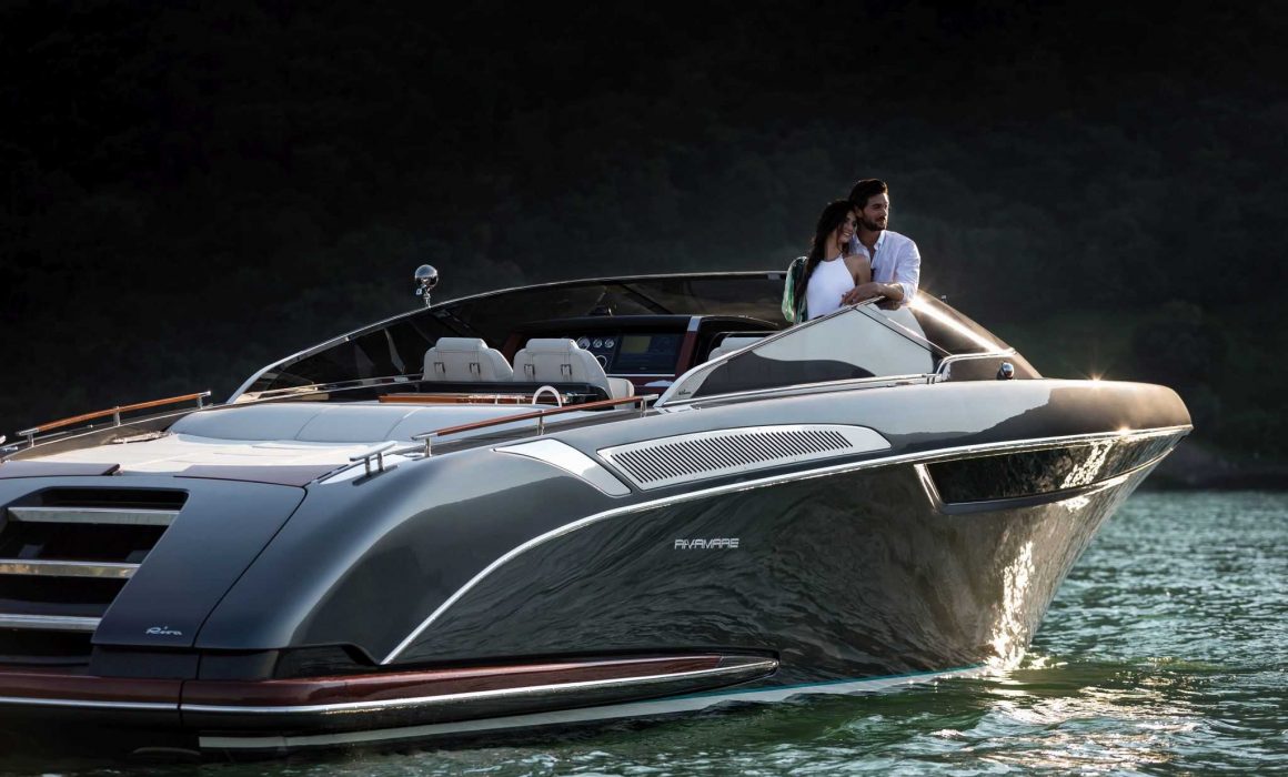 Riva Rivamare cruising